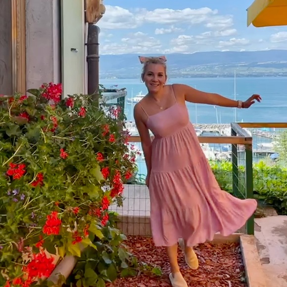 Meet your Posher, Juanita - Picture 2 of 2